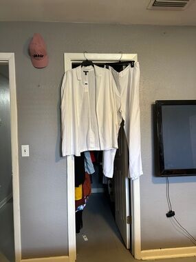 Eileen Fisher White Lightweight Linen jacket & Pants Set